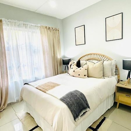 Trendy, Comfortable 1 Bedroom Apartments In อึมทาทา ภายนอก รูปภาพ
