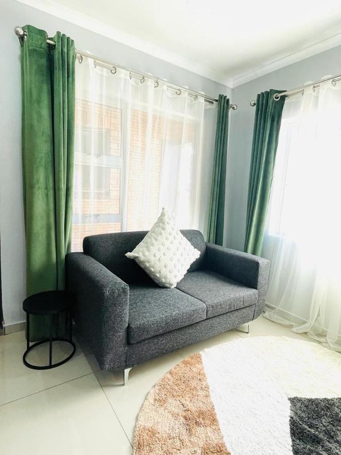 Trendy, Comfortable 1 Bedroom Apartments In อึมทาทา ภายนอก รูปภาพ