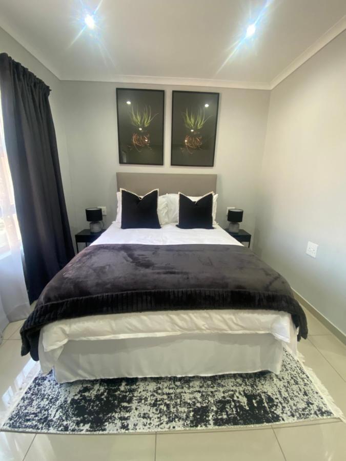 Trendy, Comfortable 1 Bedroom Apartments In อึมทาทา ภายนอก รูปภาพ