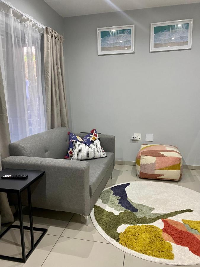 Trendy, Comfortable 1 Bedroom Apartments In อึมทาทา ภายนอก รูปภาพ