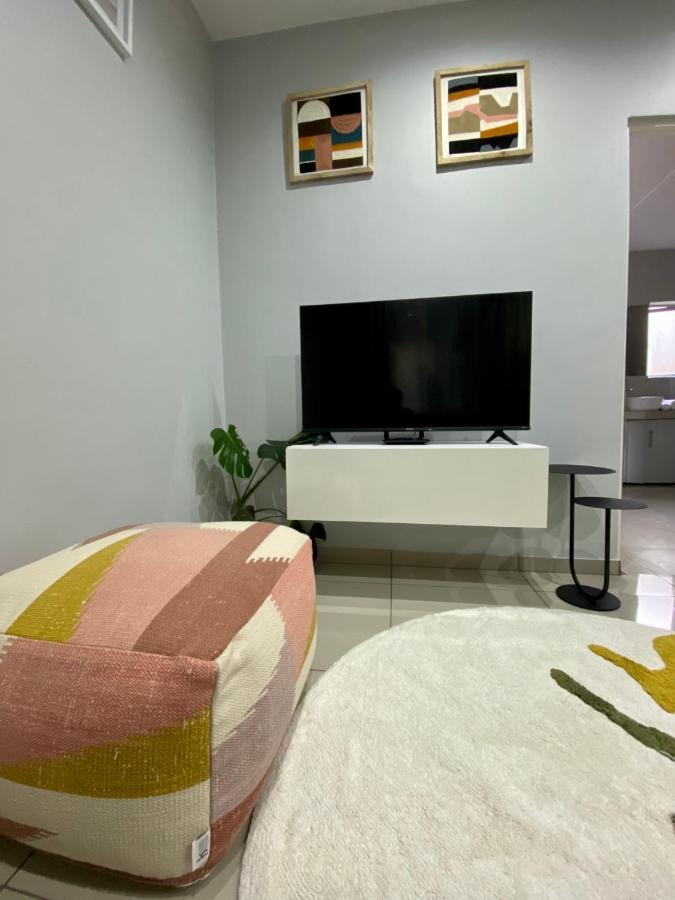 Trendy, Comfortable 1 Bedroom Apartments In อึมทาทา ภายนอก รูปภาพ