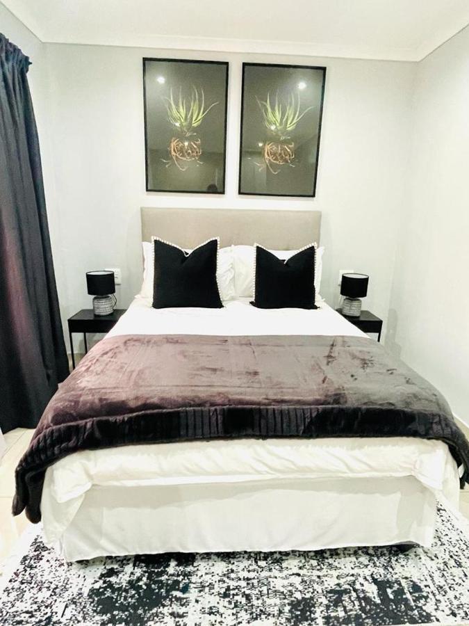 Trendy, Comfortable 1 Bedroom Apartments In อึมทาทา ภายนอก รูปภาพ