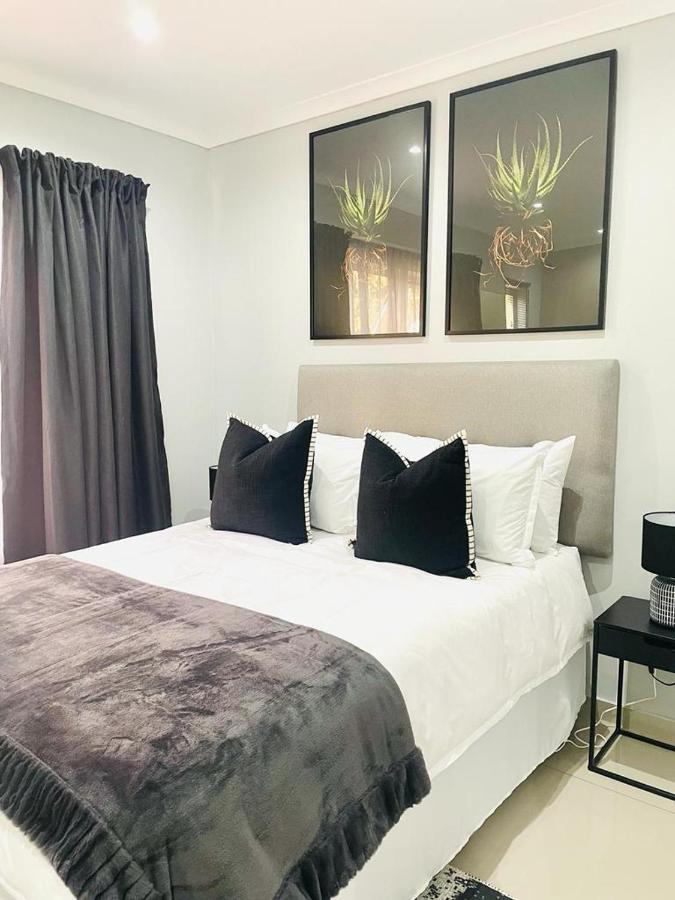 Trendy, Comfortable 1 Bedroom Apartments In อึมทาทา ภายนอก รูปภาพ