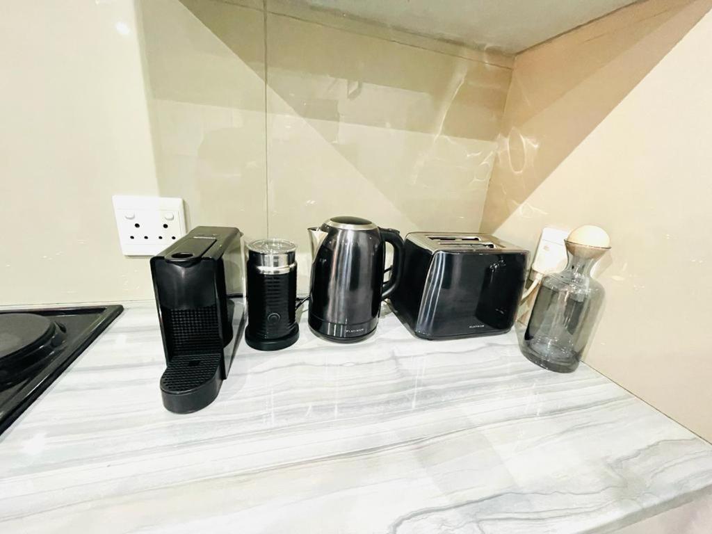 Trendy, Comfortable 1 Bedroom Apartments In อึมทาทา ภายนอก รูปภาพ
