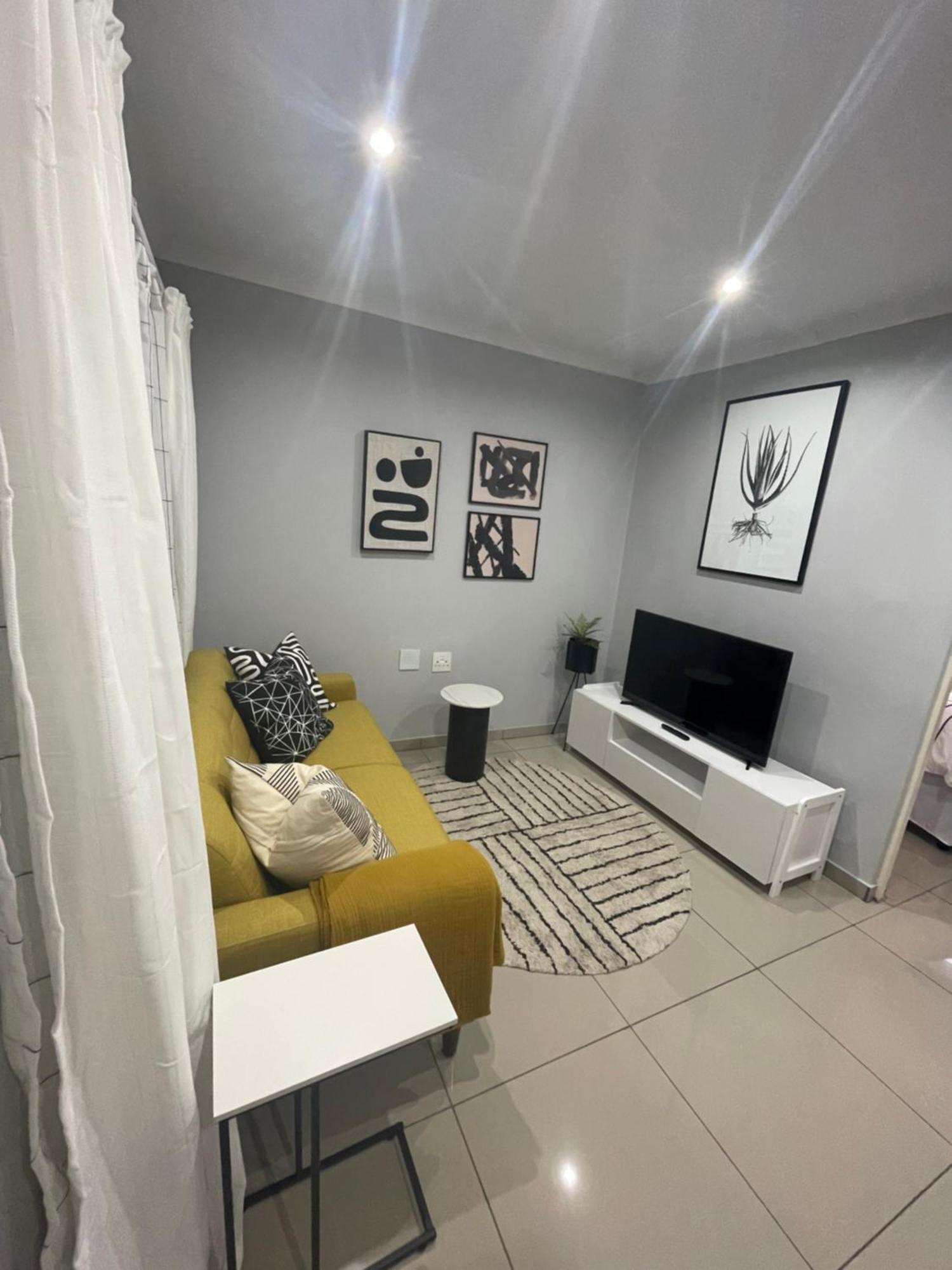 Trendy, Comfortable 1 Bedroom Apartments In อึมทาทา ภายนอก รูปภาพ