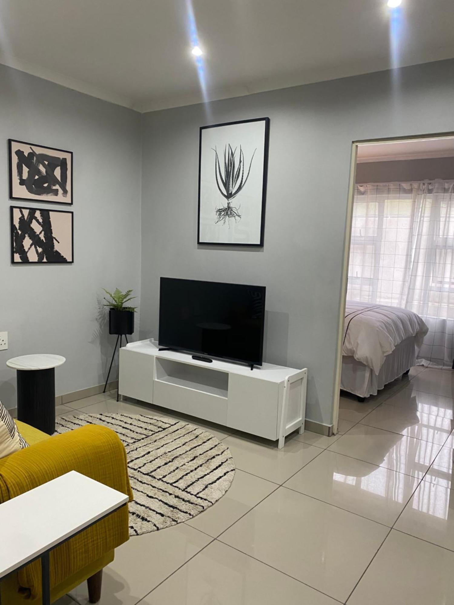Trendy, Comfortable 1 Bedroom Apartments In อึมทาทา ภายนอก รูปภาพ