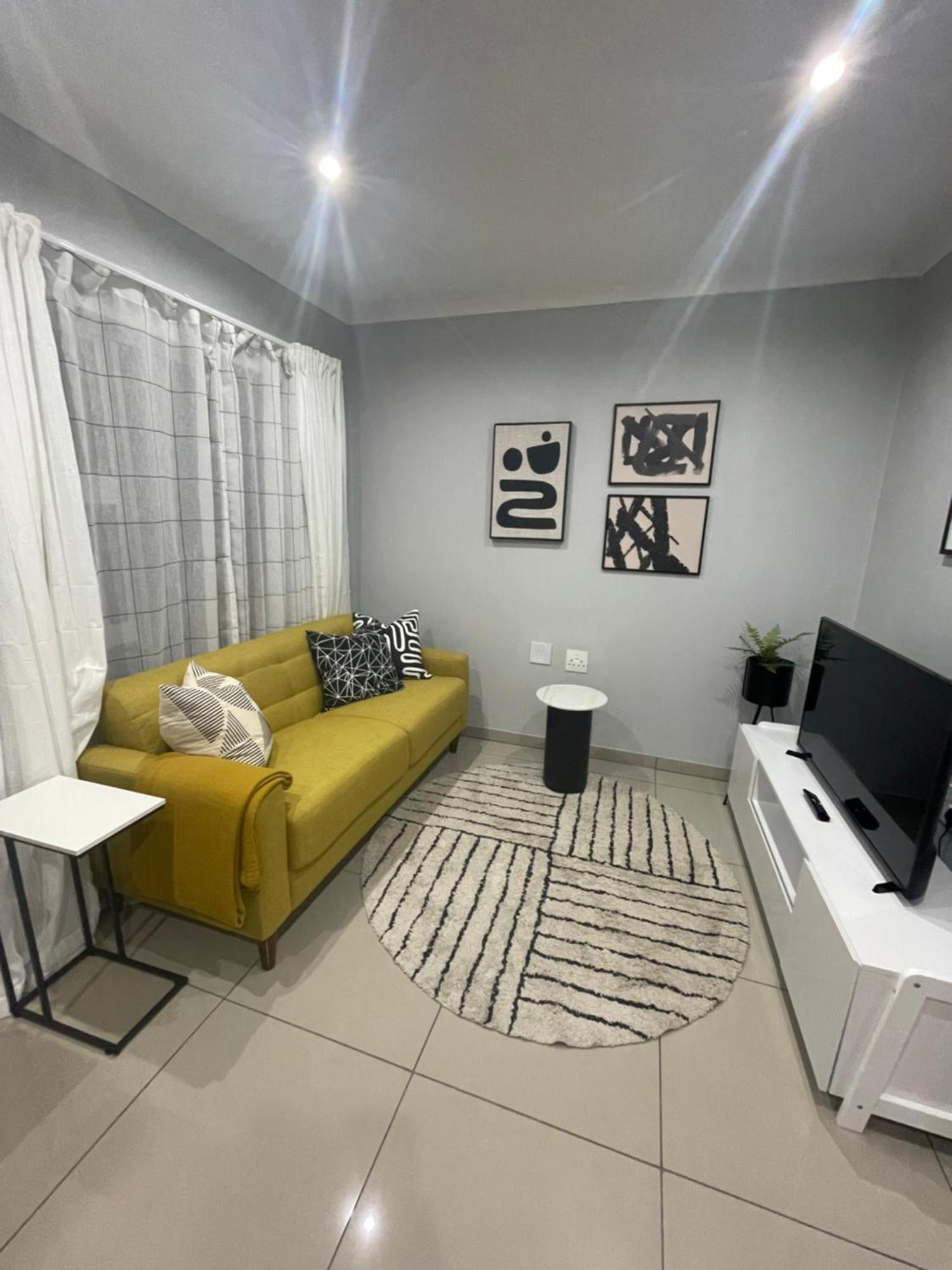 Trendy, Comfortable 1 Bedroom Apartments In อึมทาทา ภายนอก รูปภาพ