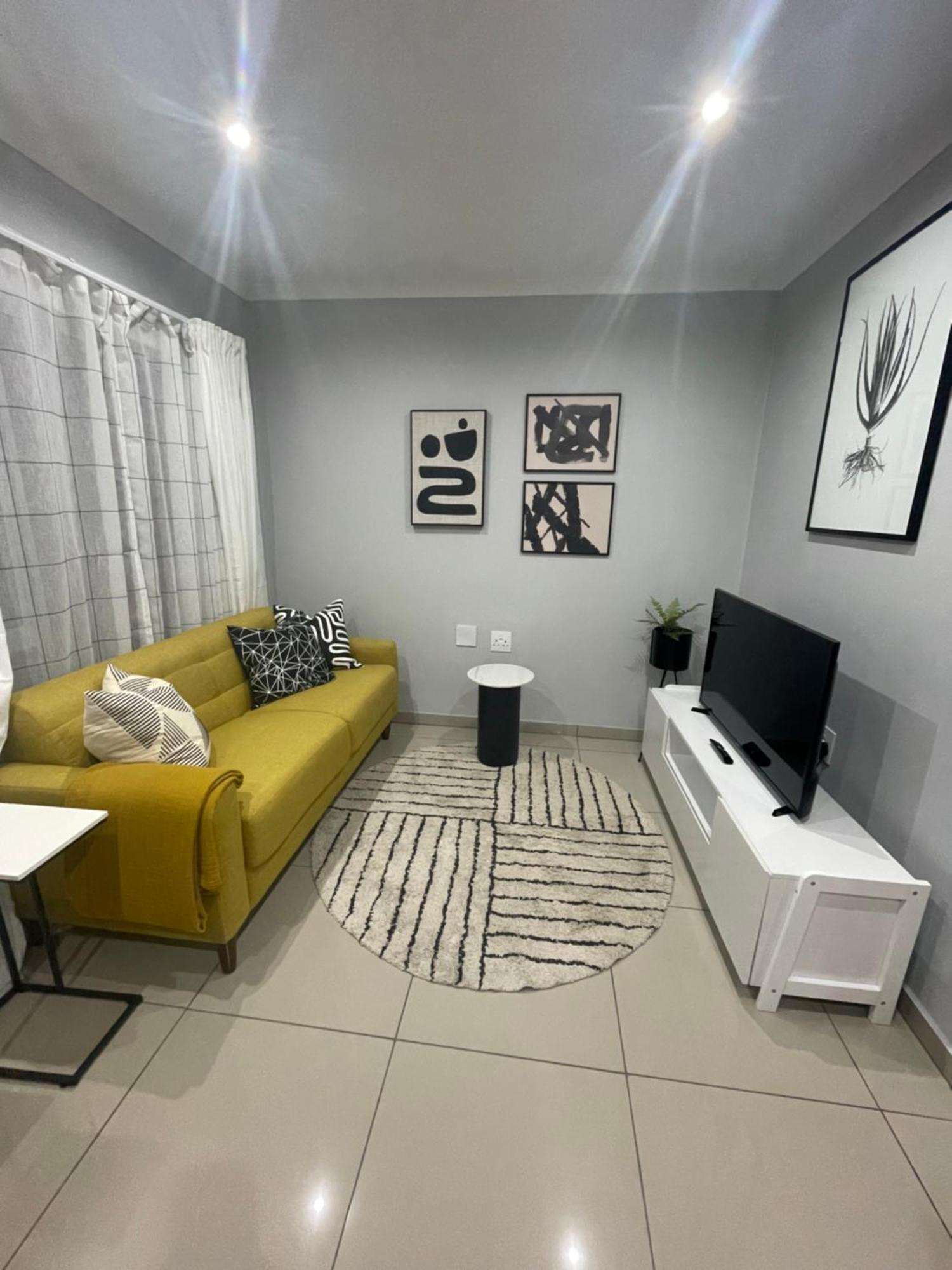 Trendy, Comfortable 1 Bedroom Apartments In อึมทาทา ภายนอก รูปภาพ