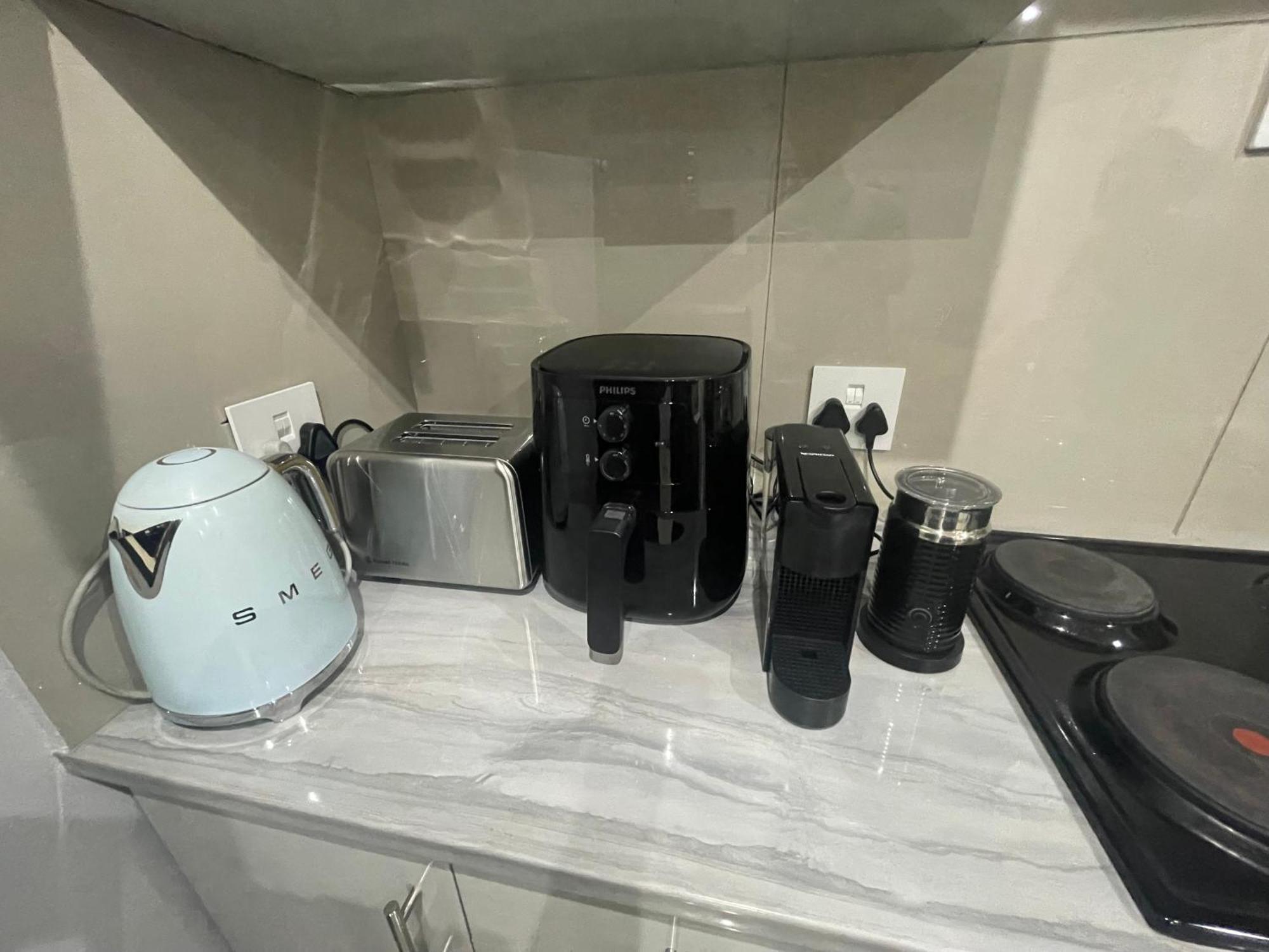 Trendy, Comfortable 1 Bedroom Apartments In อึมทาทา ภายนอก รูปภาพ