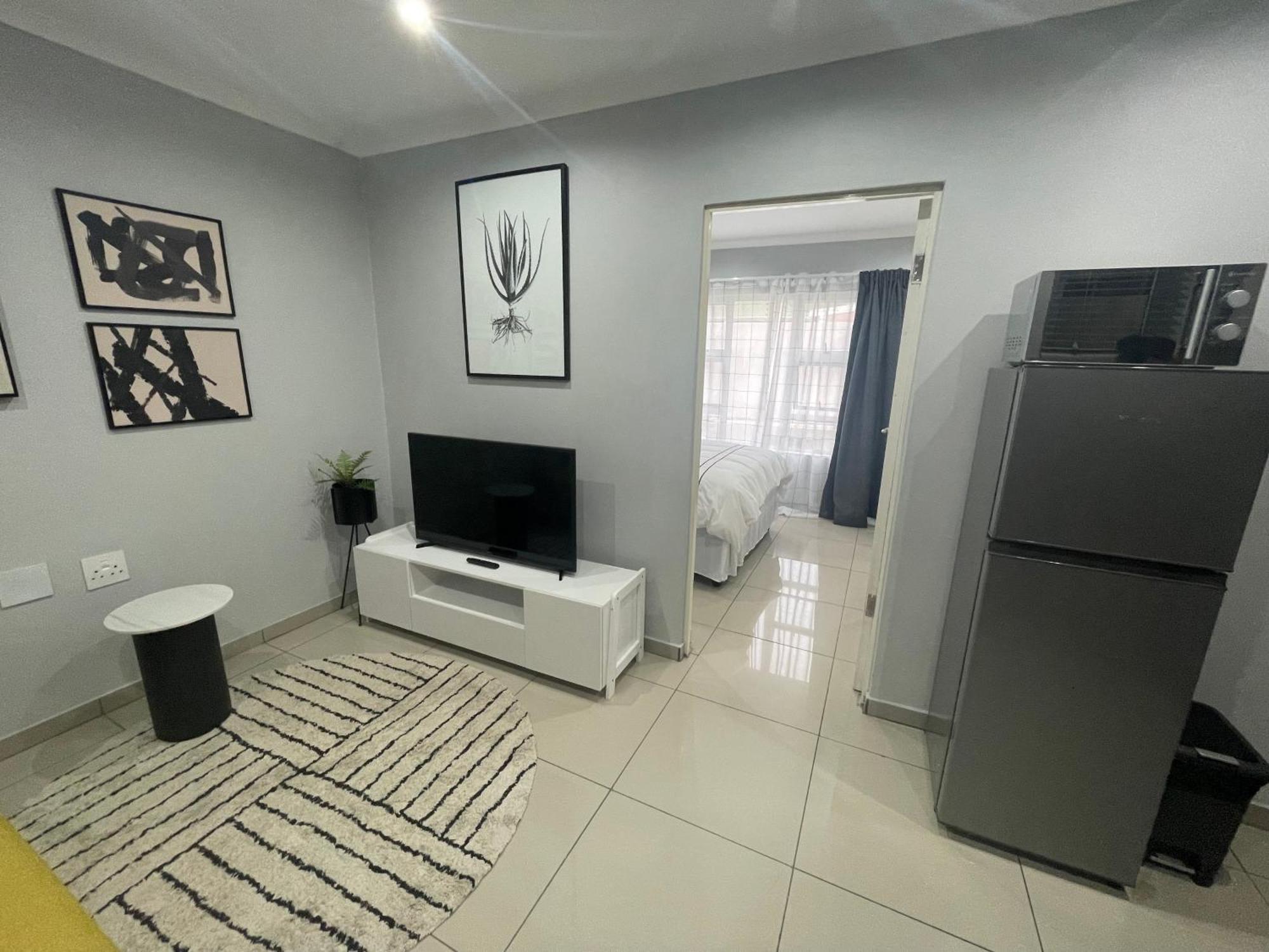 Trendy, Comfortable 1 Bedroom Apartments In อึมทาทา ภายนอก รูปภาพ