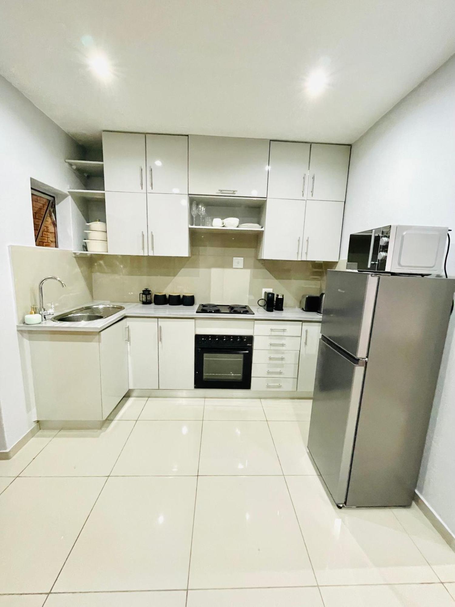 Trendy, Comfortable 1 Bedroom Apartments In อึมทาทา ภายนอก รูปภาพ