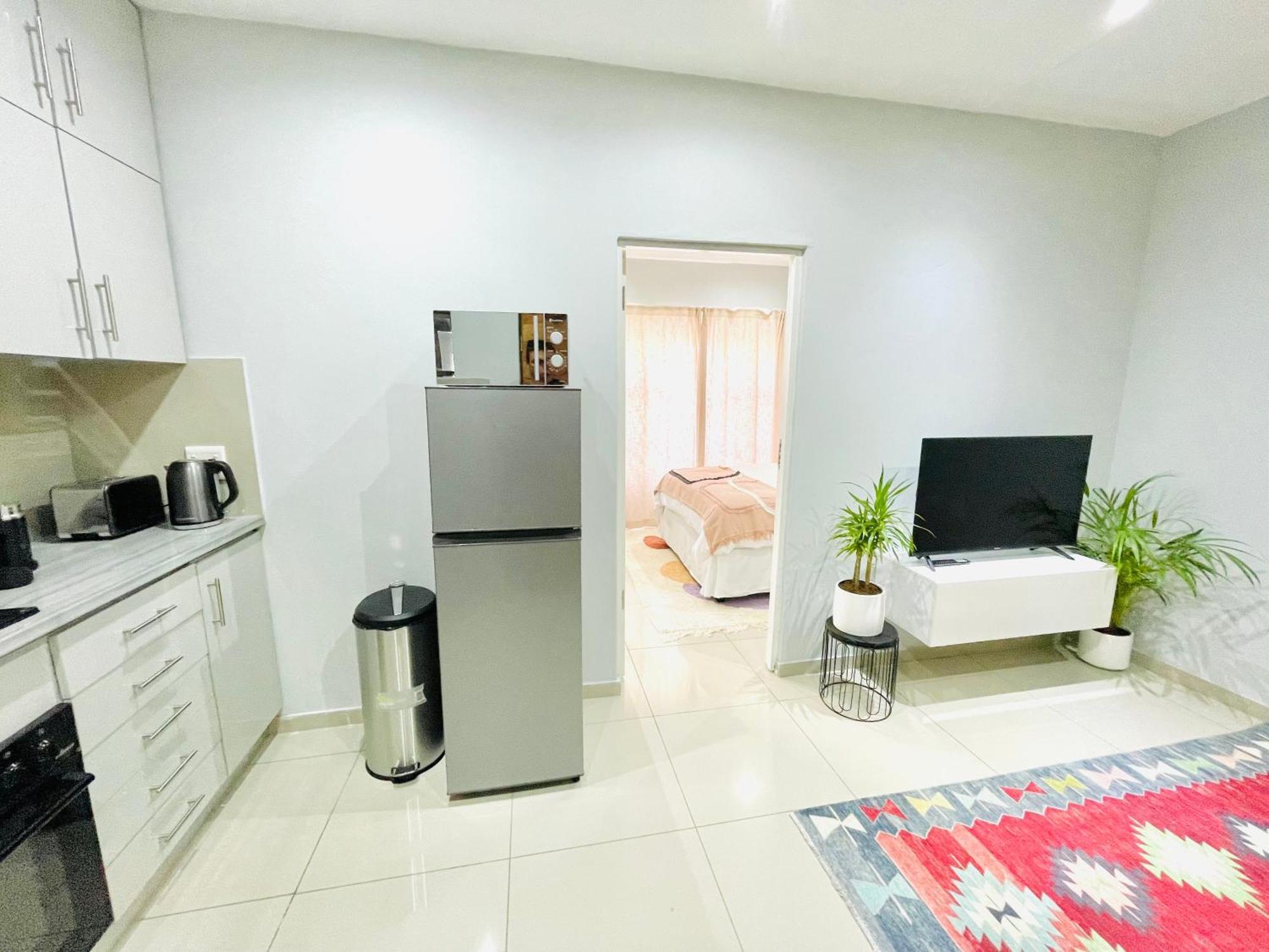 Trendy, Comfortable 1 Bedroom Apartments In อึมทาทา ภายนอก รูปภาพ