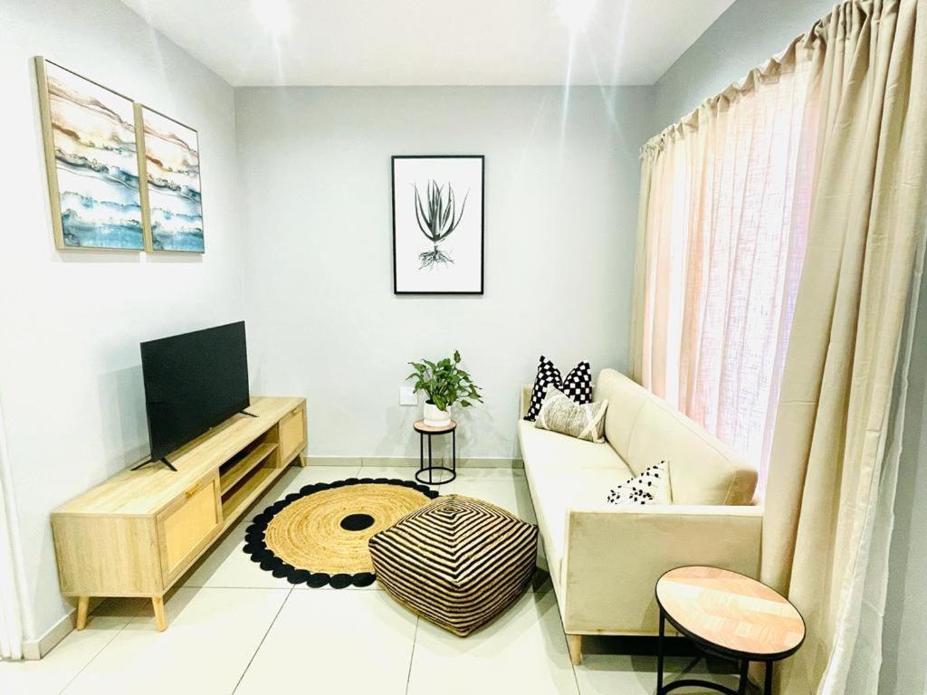 Trendy, Comfortable 1 Bedroom Apartments In อึมทาทา ภายนอก รูปภาพ
