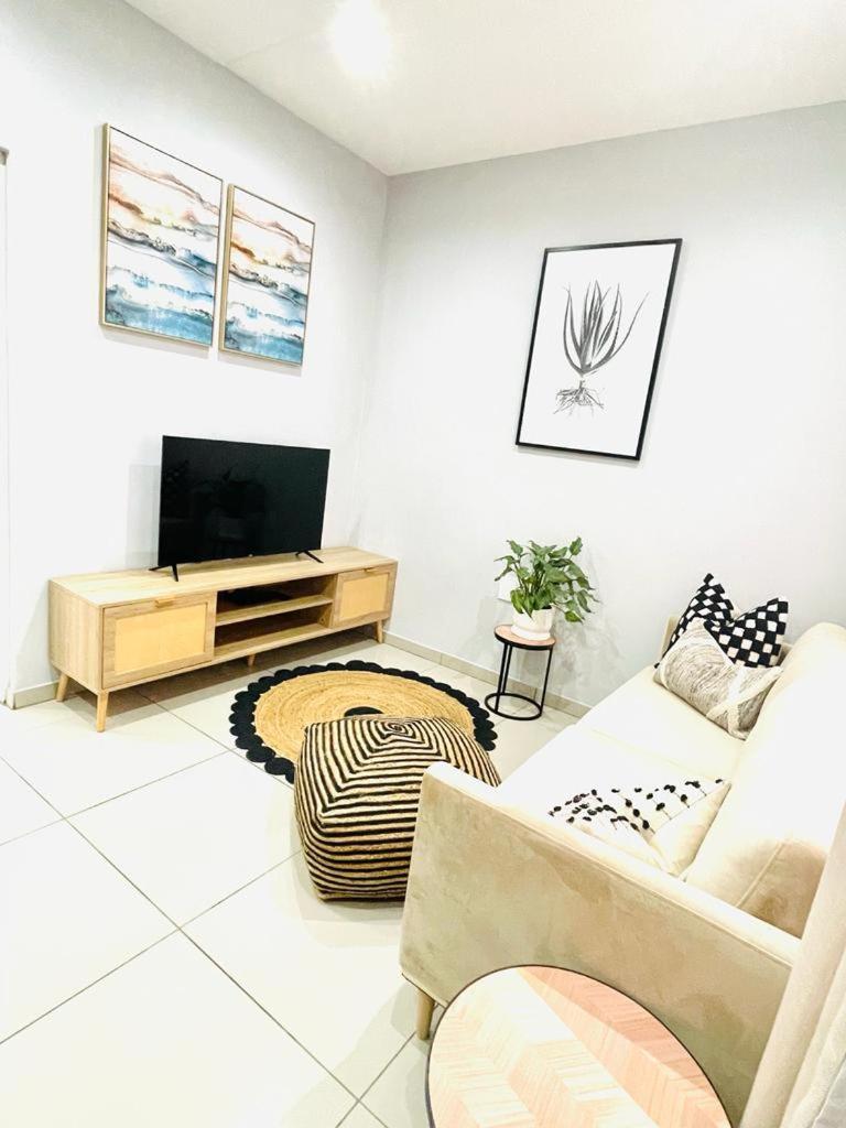 Trendy, Comfortable 1 Bedroom Apartments In อึมทาทา ภายนอก รูปภาพ