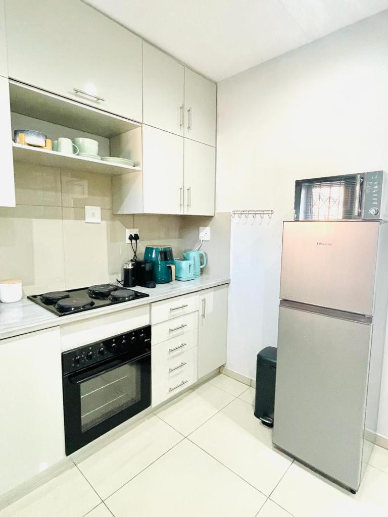 Trendy, Comfortable 1 Bedroom Apartments In อึมทาทา ภายนอก รูปภาพ
